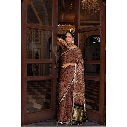 Geroo Luxe Women Brown Silk Embellished Saree with Unstitched Blouse
