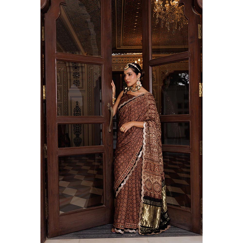 Geroo Luxe Women Brown Silk Embellished Saree with Unstitched Blouse