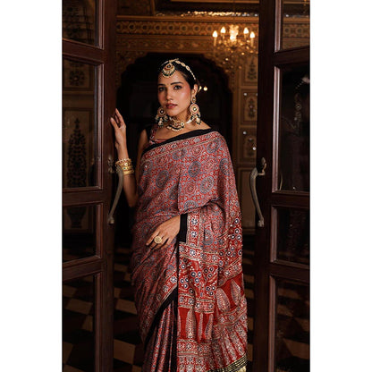 Geroo Luxe Women Maroon Silk Embellished Saree with Unstitched Blouse