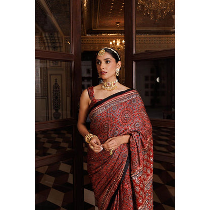 Geroo Luxe Women Maroon Silk Embellished Saree with Unstitched Blouse