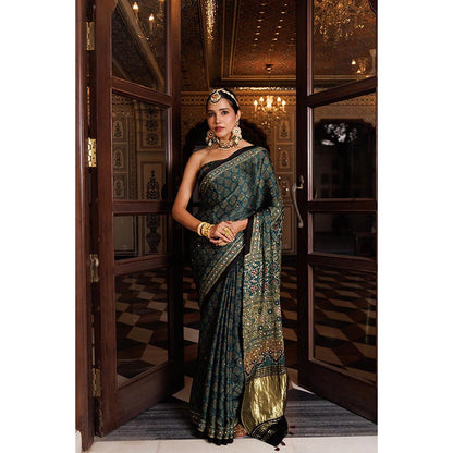 Geroo Luxe Women Green Silk Embellished Saree with Unstitched Blouse