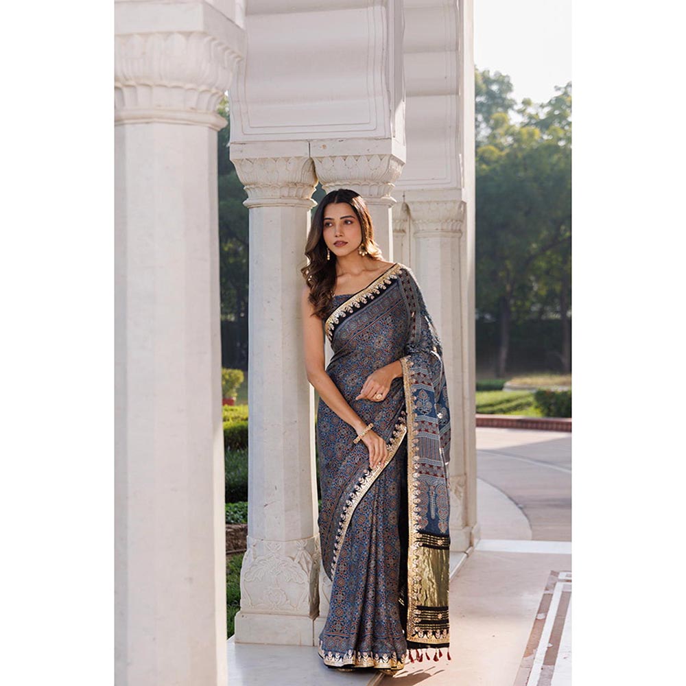 Geroo Luxe Women Indigo Silk Embellished Saree with Unstitched Blouse