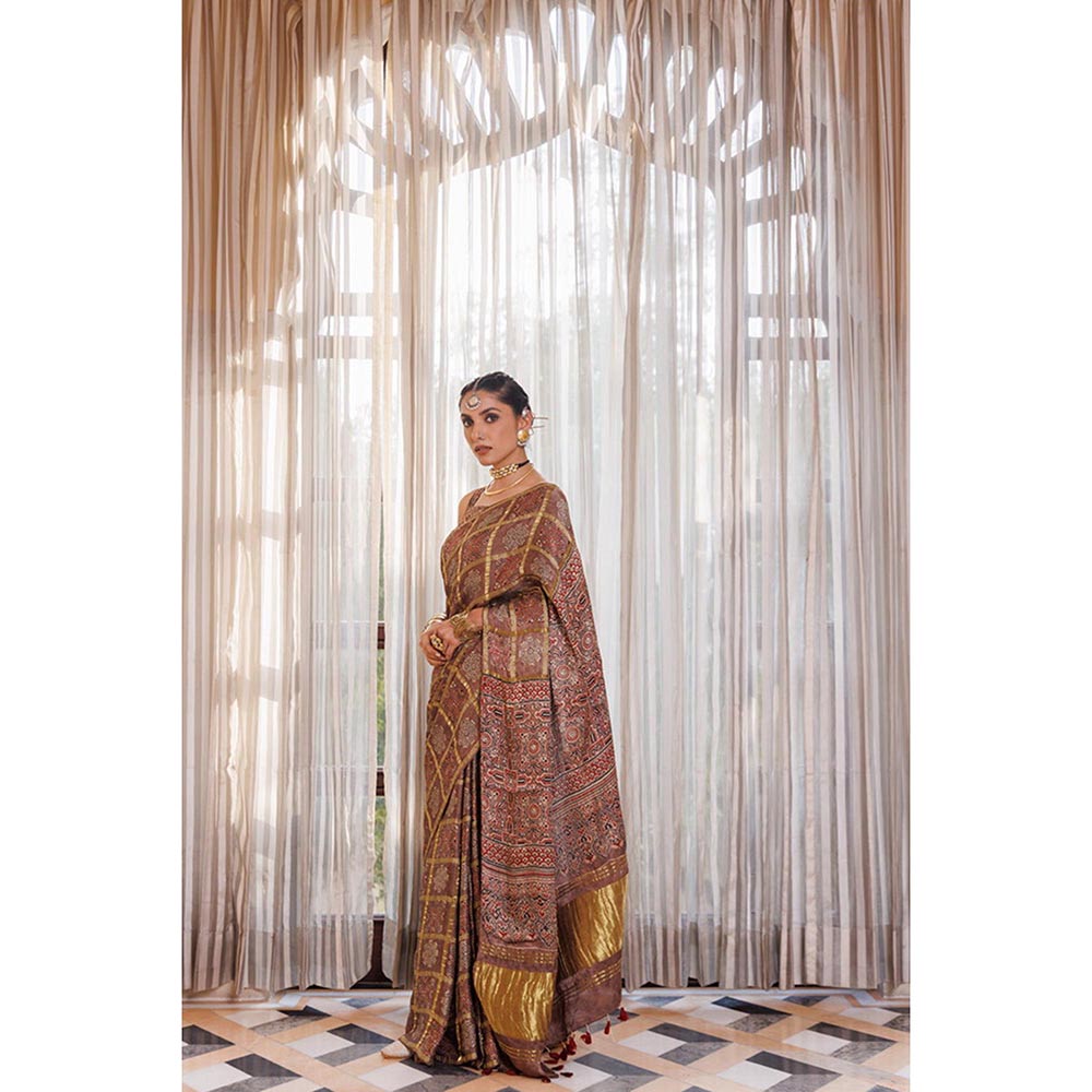 Geroo Luxe Women Brown Silk Handloom Saree with Unstitched Blouse