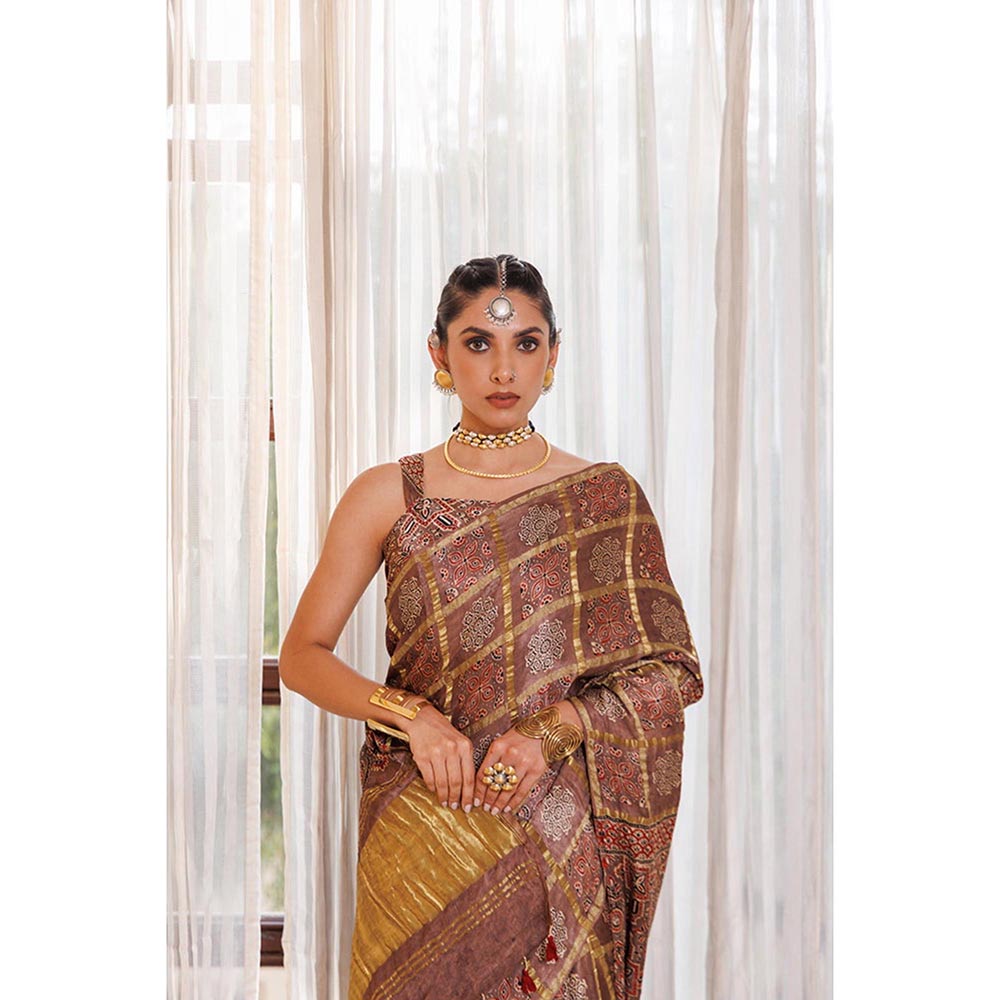 Geroo Luxe Women Brown Silk Handloom Saree with Unstitched Blouse
