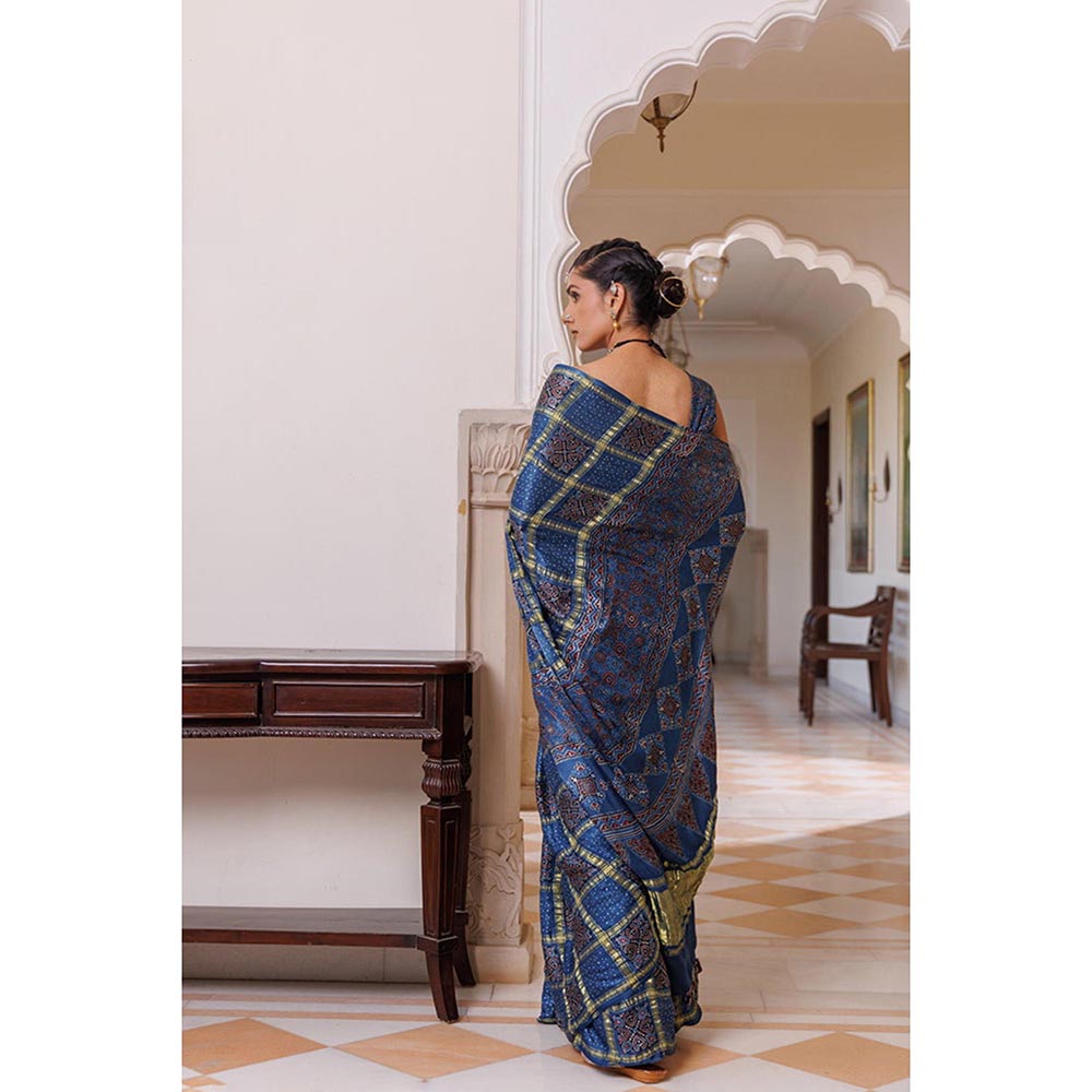 Geroo Luxe Women Blue Silk Handloom Saree with Unstitched Blouse