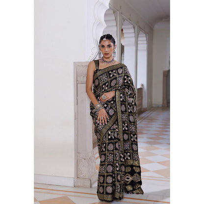 Geroo Luxe Women Black Silk Handloom Saree with Unstitched Blouse