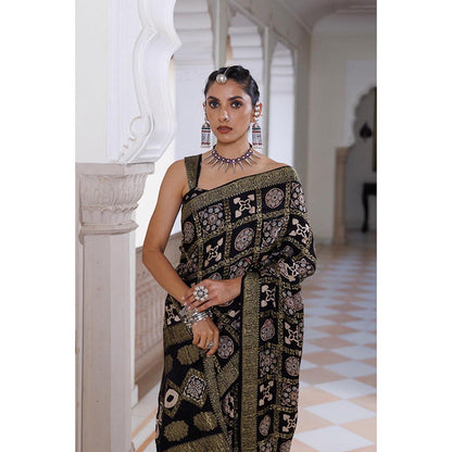 Geroo Luxe Women Black Silk Handloom Saree with Unstitched Blouse