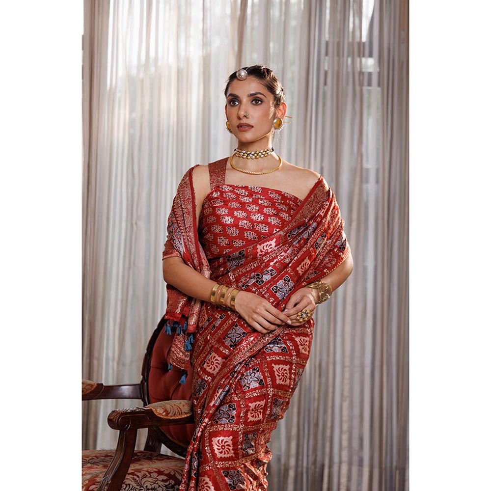 Geroo Luxe Women Maroon Silk Handloom Saree with Unstitched Blouse