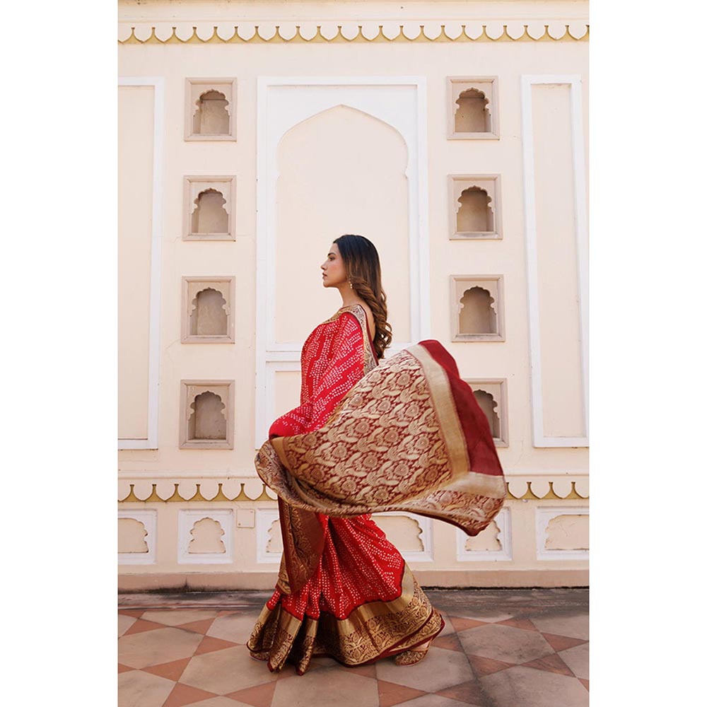Geroo Luxe Women Red Silk Handloom Saree with Unstitched Blouse