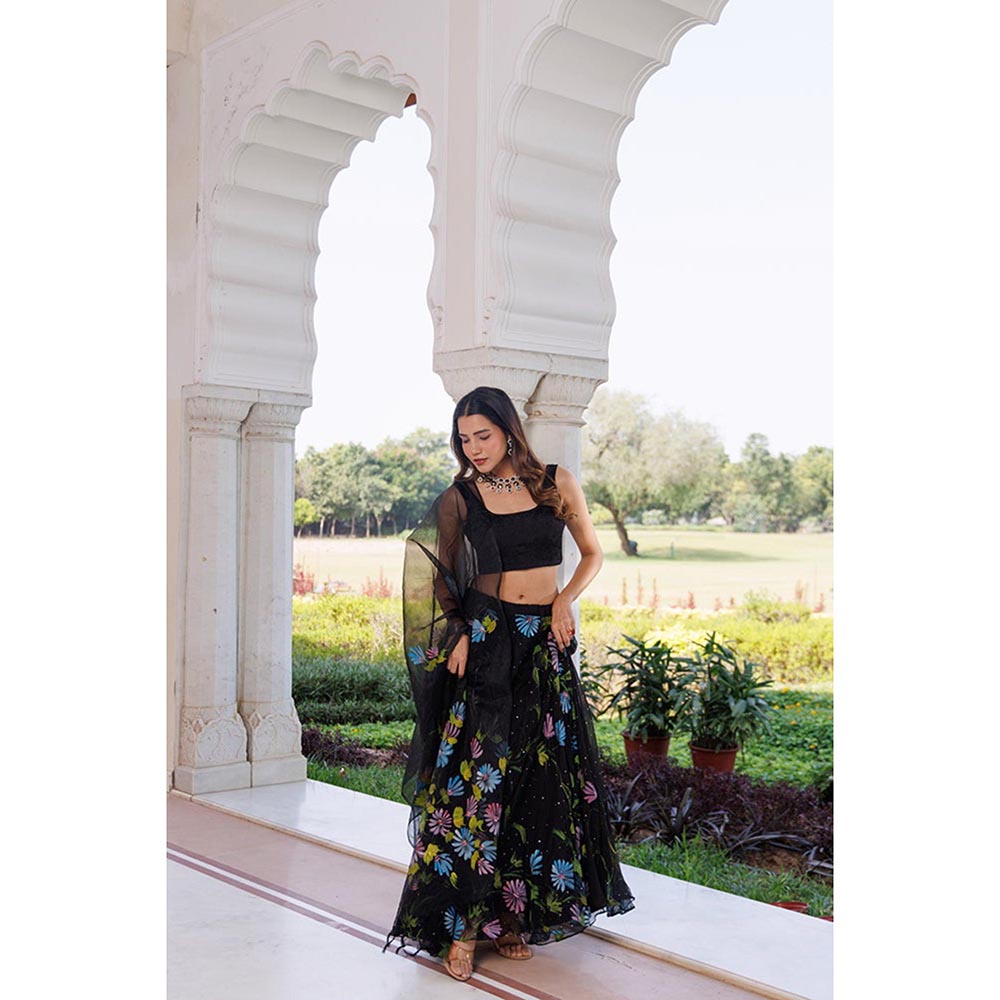 Geroo Luxe Women Black Chiffon Lehenga with Unstitched Blouse and Dupatta