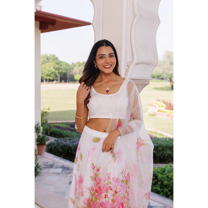 Geroo Luxe Women White Chiffon Lehenga with Unstitched Blouse and Dupatta