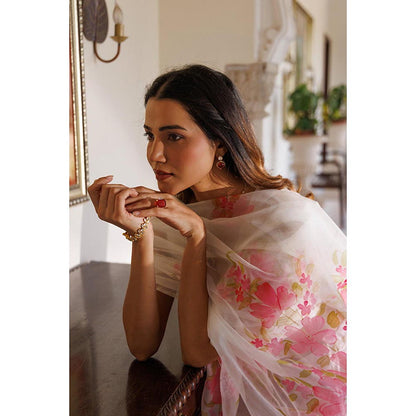 Geroo Luxe Women White Chiffon Lehenga with Unstitched Blouse and Dupatta