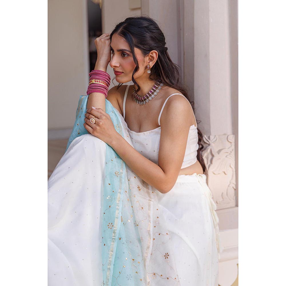 Geroo Luxe Women Off White Chiffon Lehenga with Unstitched Blouse and Dupatta