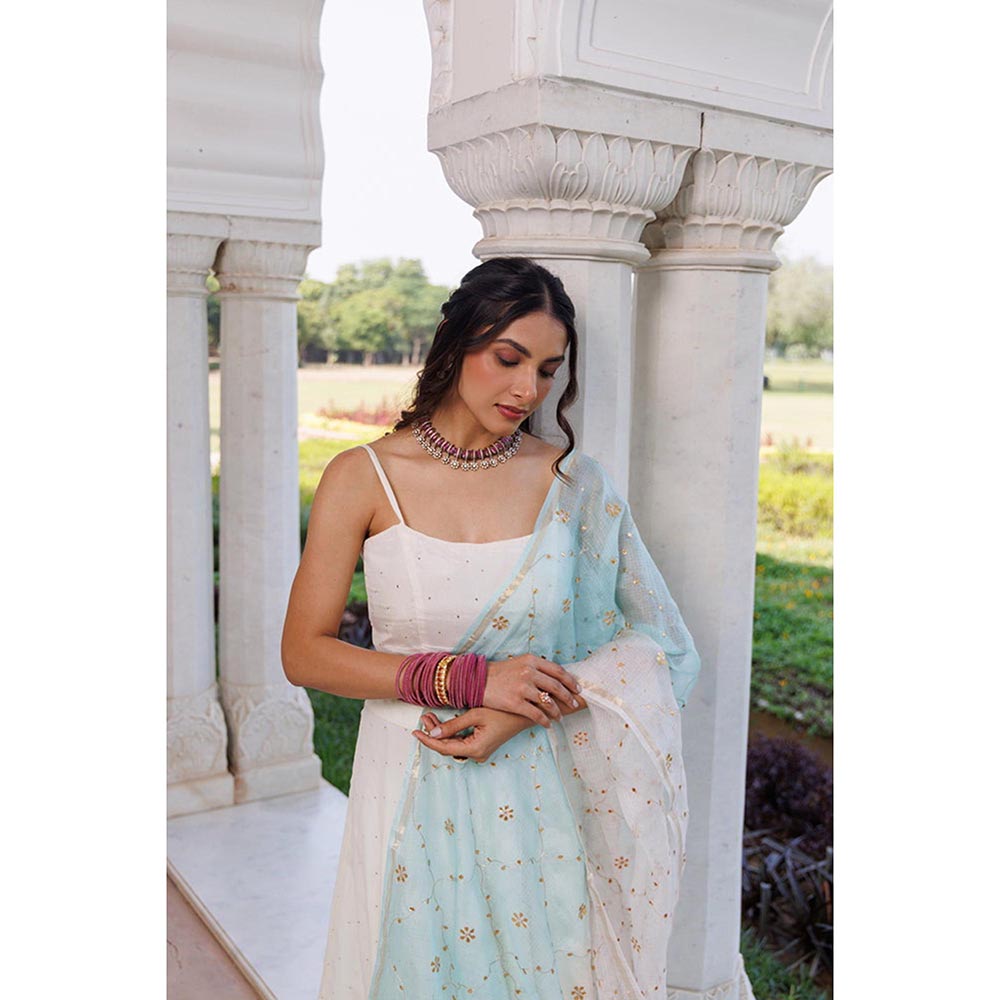 Geroo Luxe Women Off White Chiffon Lehenga with Unstitched Blouse and Dupatta