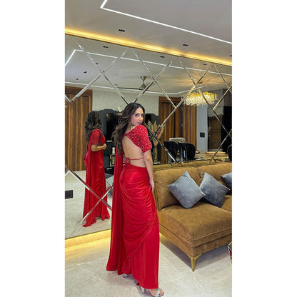 Glamique by Gungun Red Lycra Saree with Stitched Blouse