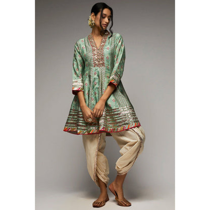 Gopi Vaid Green Tilla Dhoti (Set of 2)