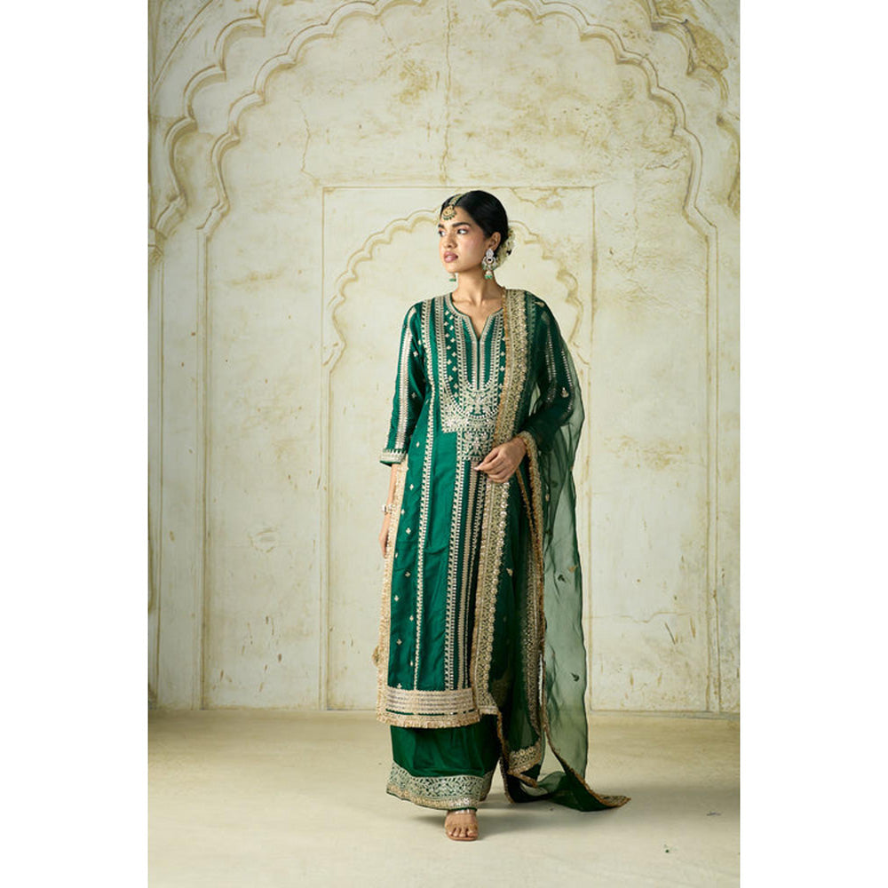 Gopi Vaid Lakshmi Kurta Set