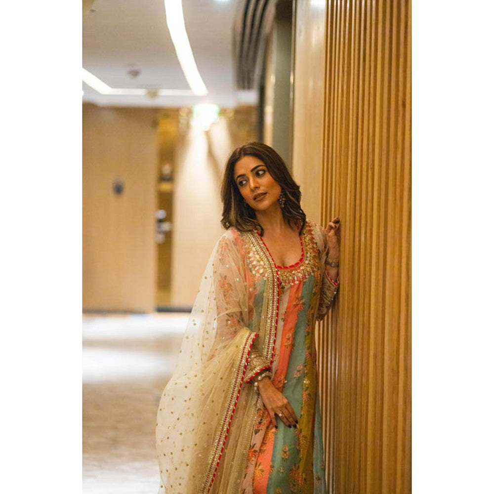 Gopi Vaid Nisha Aggarwal in Jaanki AG Set