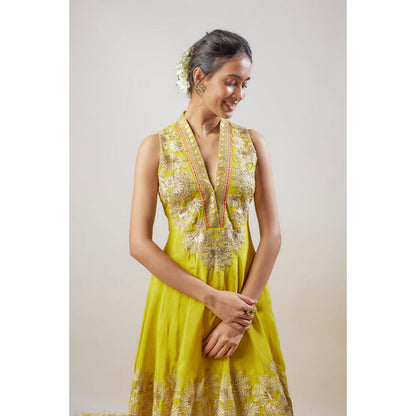 Gopi Vaid Neeti Dhoti Set