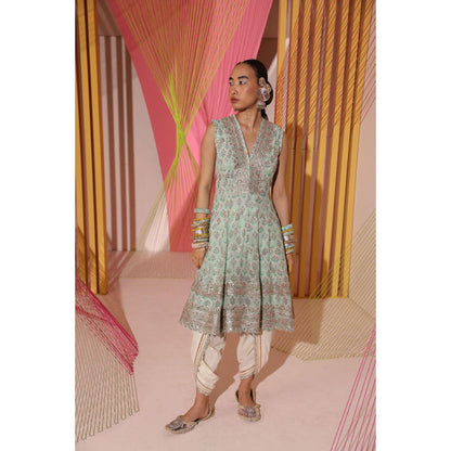Gopi Vaid Nusrat AG Selvless Dhoti Set