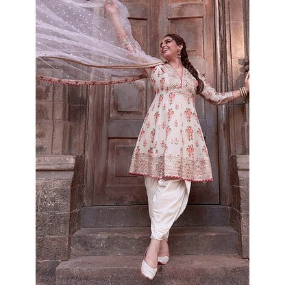 Gopi Vaid Ekta AG Dhoti Set-Huma Qureshi