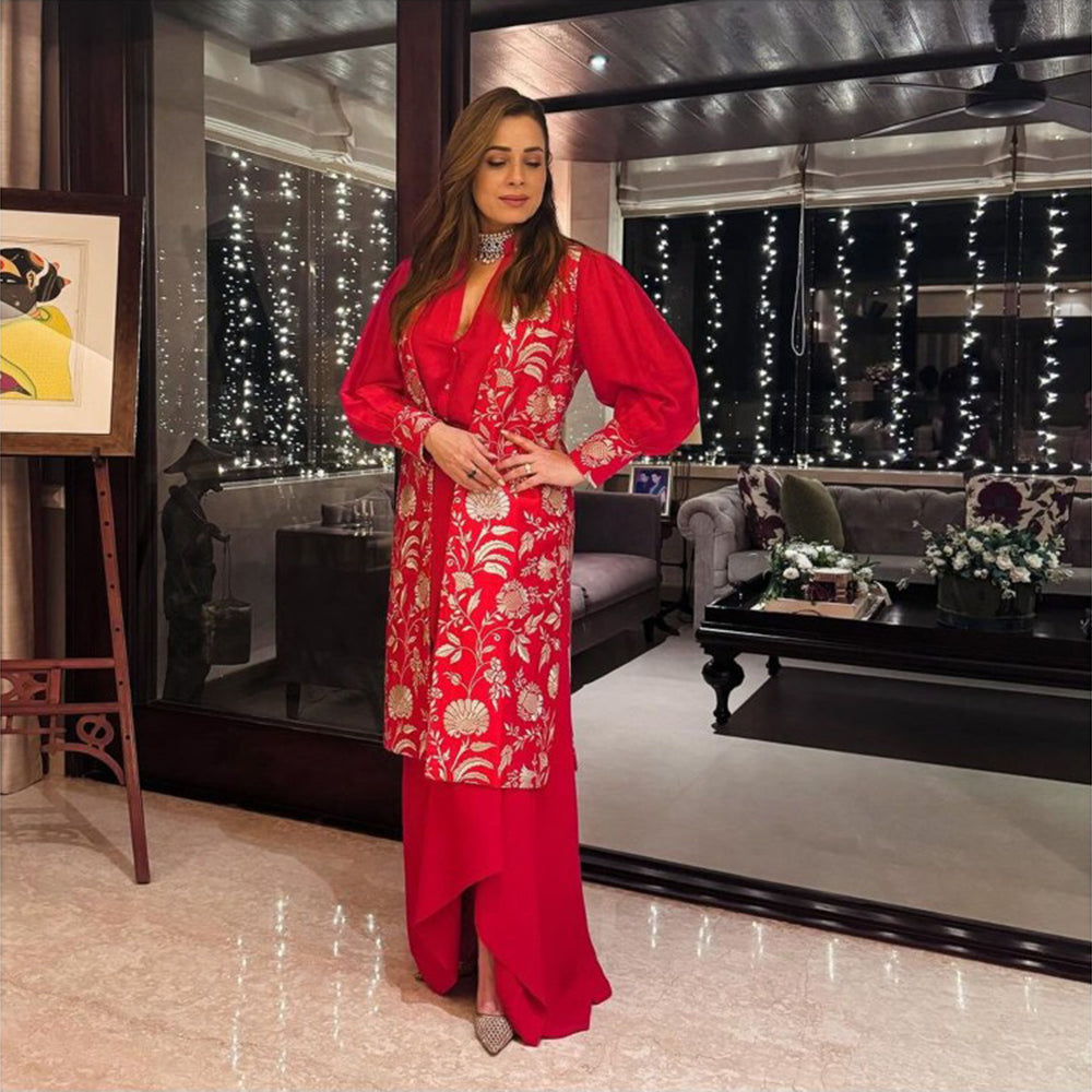 Gopi Vaid Neelam Kothari In Ruhi Skirt with Blouse and Jacket