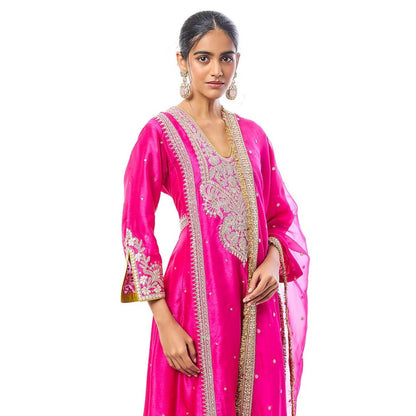 Gopi Vaid Alizeh Pink Embroidered Kurta with Pant and Dupatta