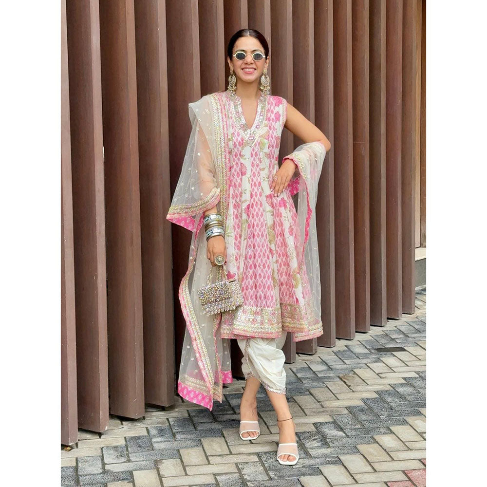 Gopi Vaid Ivory Sneha Advani In Smriti Ag Kurta with Dhoti and Dupatta