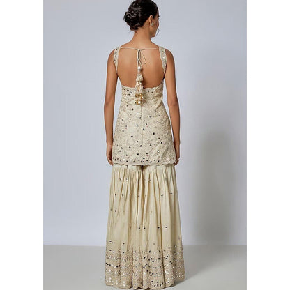 Gopi Vaid Ivory Hanna Khan In Soneera Kurta with Sharara and Dupatta