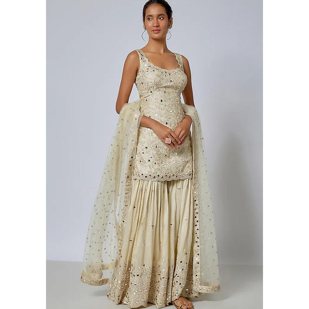 Gopi Vaid Ivory Hanna Khan In Soneera Kurta with Sharara and Dupatta