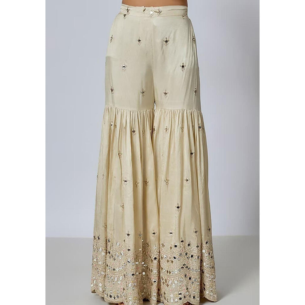 Gopi Vaid Ivory Hanna Khan In Soneera Kurta with Sharara and Dupatta