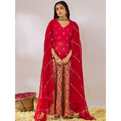 Gulaal Red Dashashwamedh Banarasi Top with Skirt and Dupatta (Set of 3)