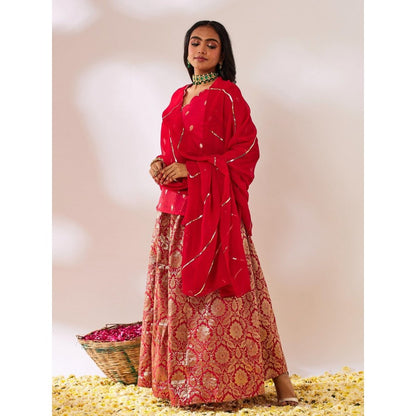 Gulaal Red Dashashwamedh Banarasi Top with Skirt and Dupatta (Set of 3)