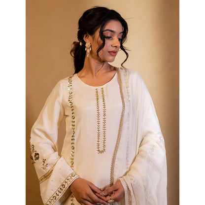 Harleen Kaur Off White Embroidered Pakistani Kurta with Pant and Dupatta (Set of 3)