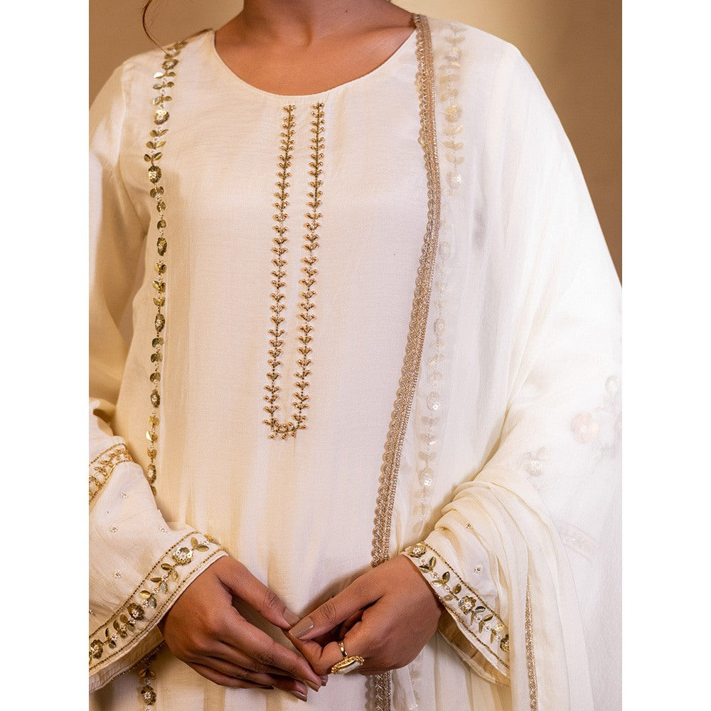 Harleen Kaur Off White Embroidered Pakistani Kurta with Pant and Dupatta (Set of 3)