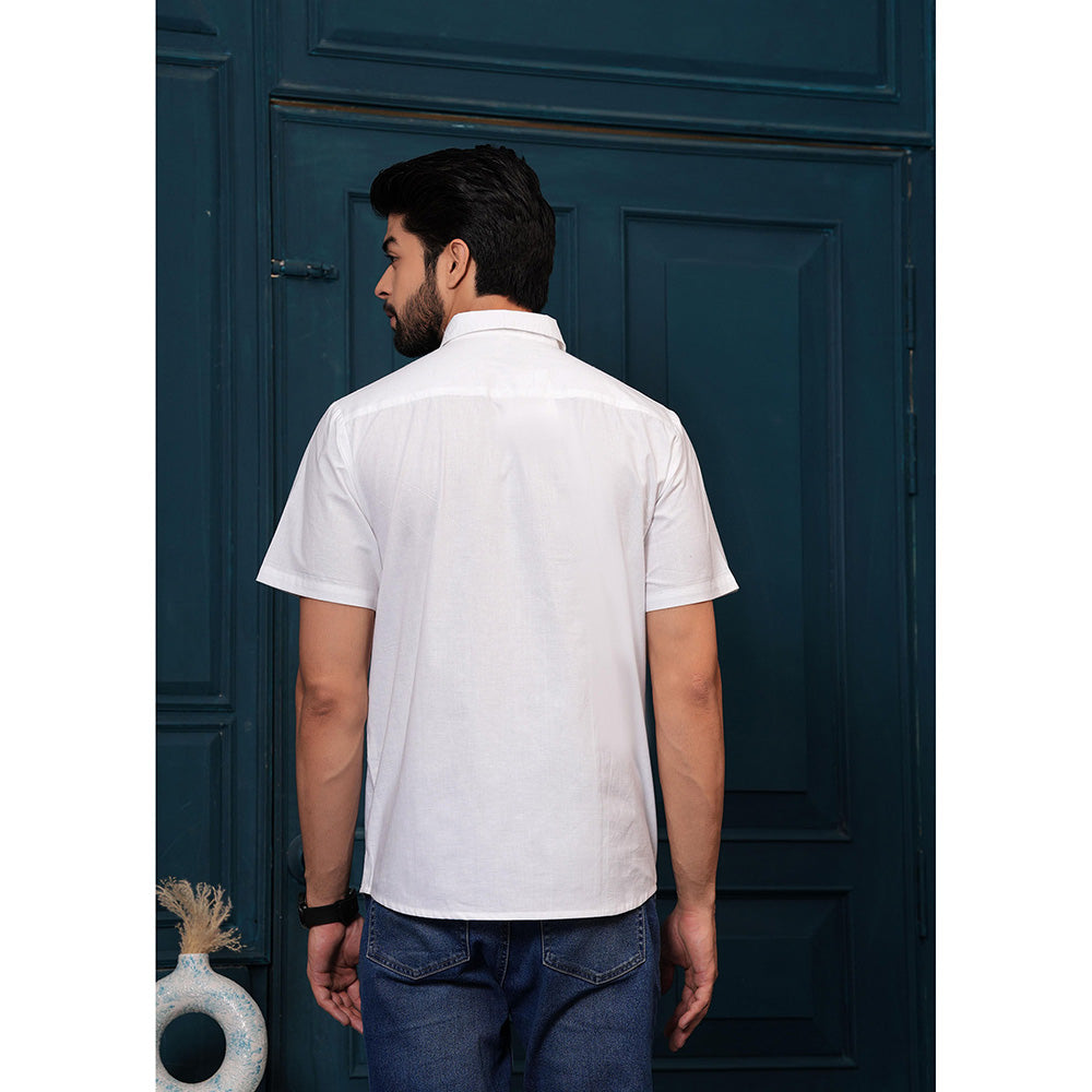 Hatheli Men White Embroidered Cotton Half Sleeves Casual Shirt