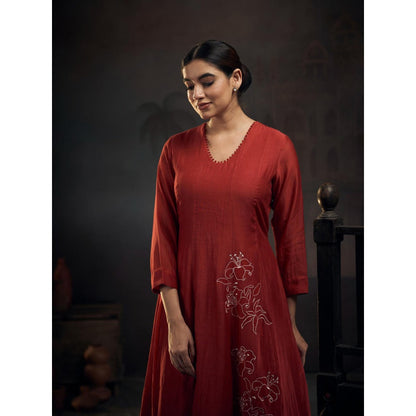 Hirika & Dhruti Red Chanderi Self Flower Anarkali with Pant (Set of 2)