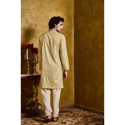 HISTORI Chanderi Men Green Embroidered Kurta with Churidar