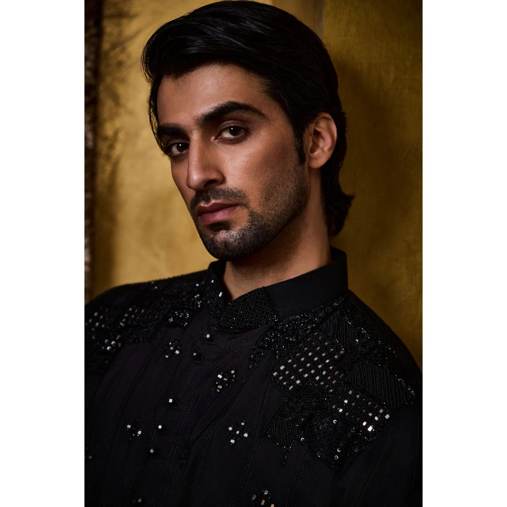 HISTORI Cotton Silk Men Black Embellished Kurta with Salwar