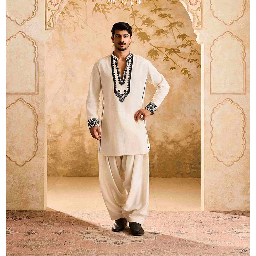 HISTORI Linen Men White Embroidered Kurta with Salwar