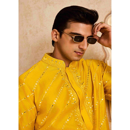 HISTORI Chanderi Men Yellow Embellished Kurta with Salwar