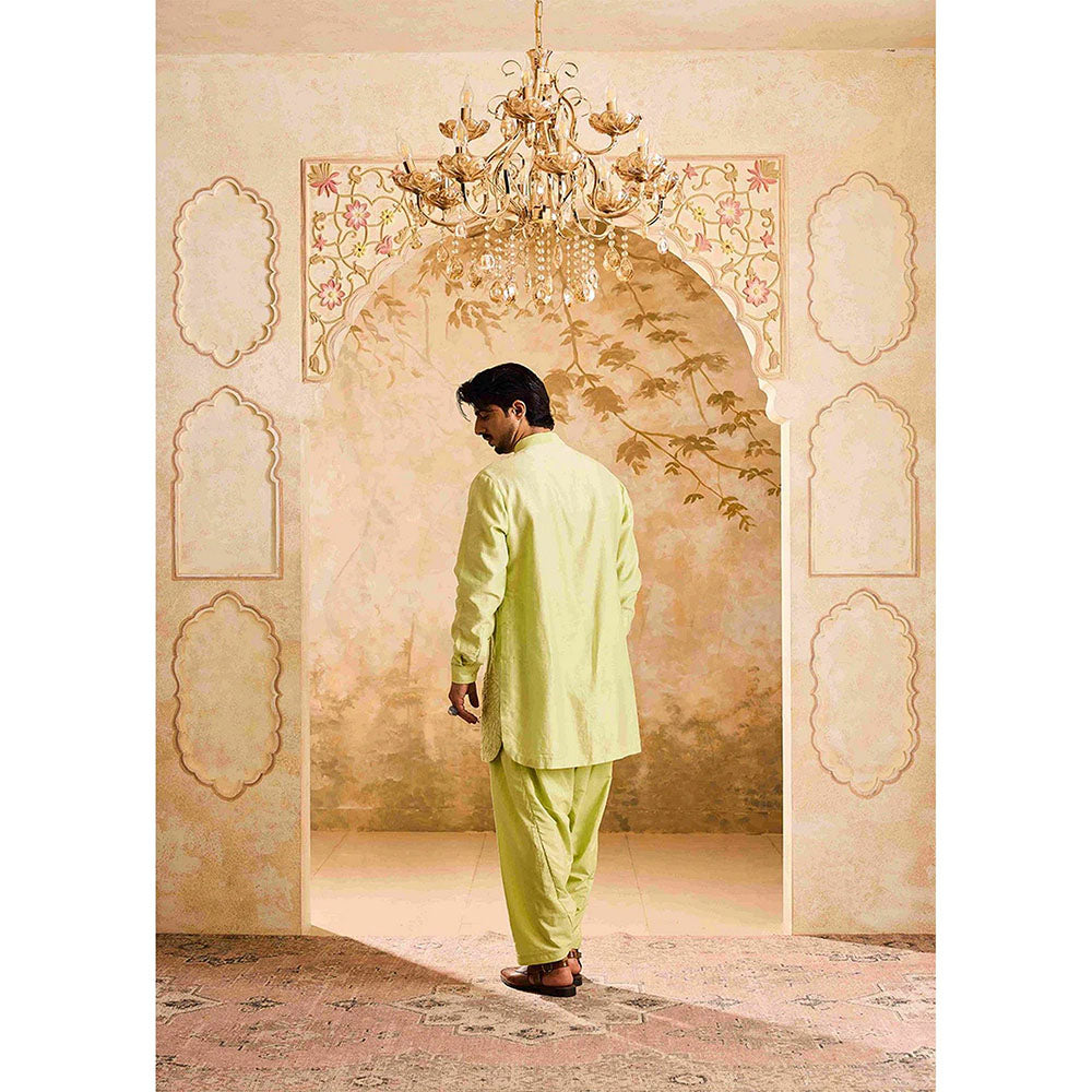 HISTORI Chanderi Men Green Embroidered Kurta with Salwar