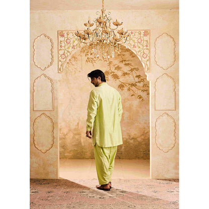 HISTORI Chanderi Men Green Embroidered Kurta with Salwar