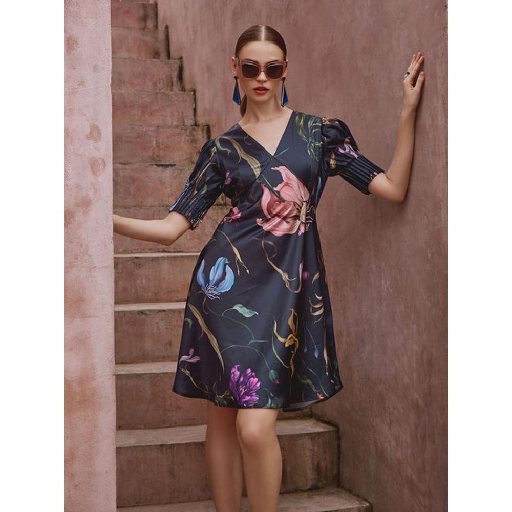 House of Fett Georgina Dress With Pleated Sleeve - Black