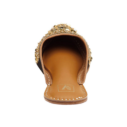 House of Vian Rooh Embroidered Black Juttis