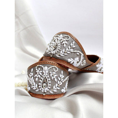 House of Vian Zahira Grey Embroidered Juttis