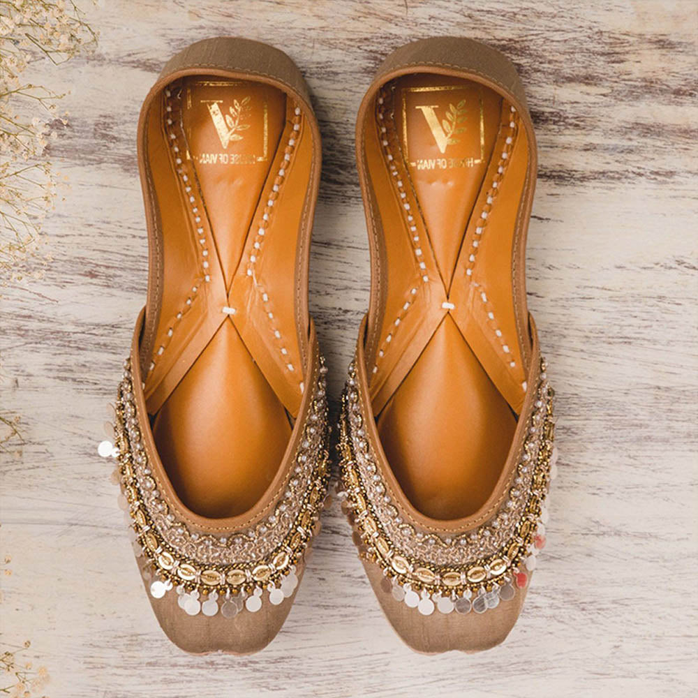 House of Vian Mirza Beige Embroidered Juttis