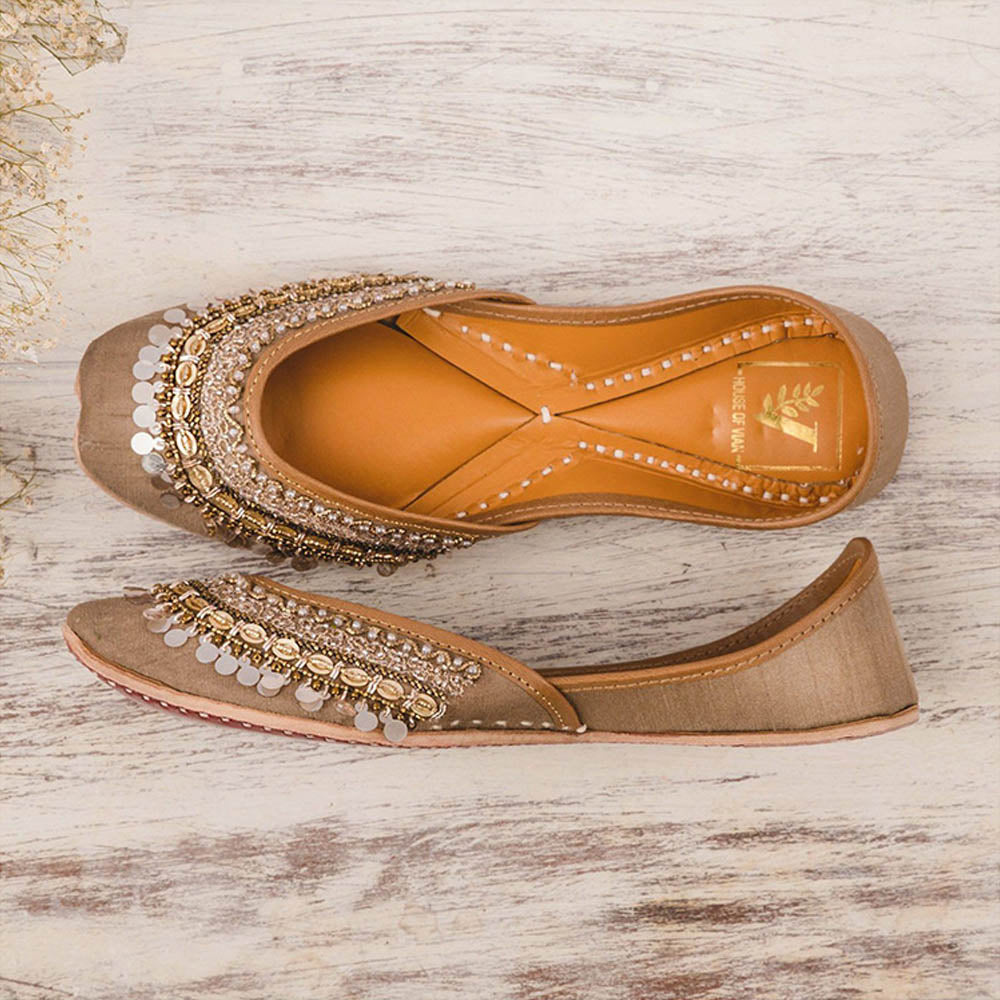House of Vian Mirza Beige Embroidered Juttis