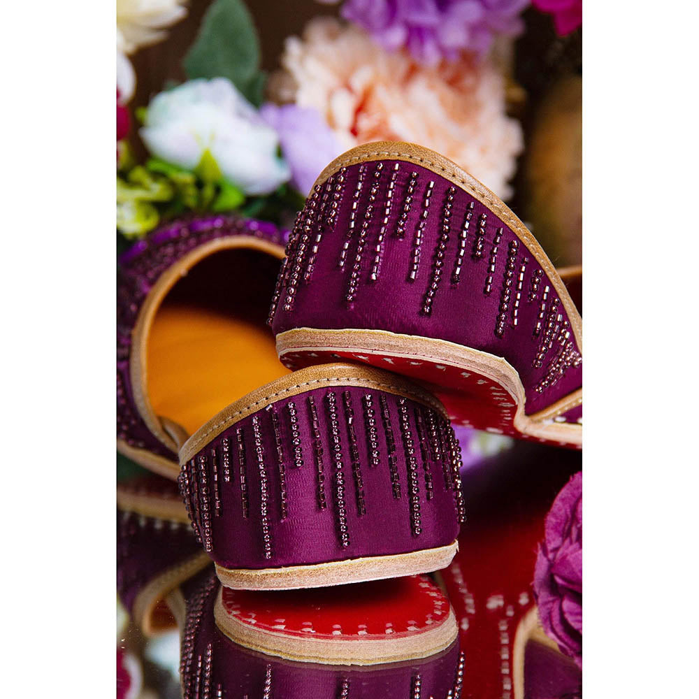 House of Vian Seerat Purple Embroidered Juttis