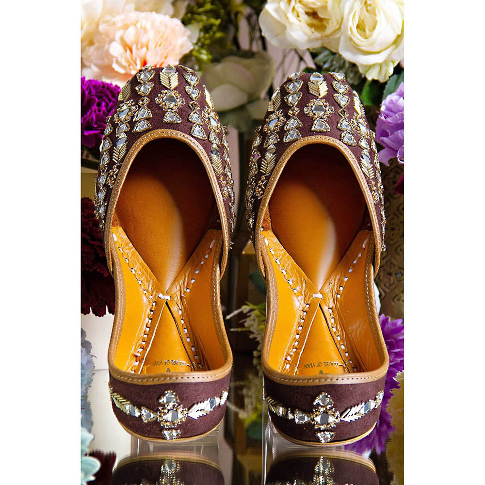 House of Vian Sitabo Brown Embroidered Juttis